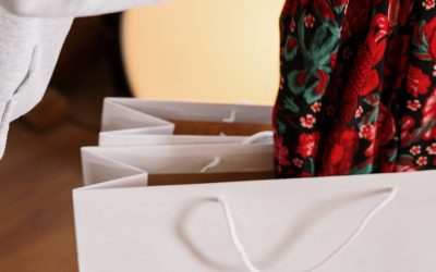Découvrez les robes asymétriques et ensembles tendances pour briller cet été chez Zara, Mango et H&M